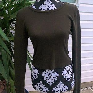 Green long sleeve crop top